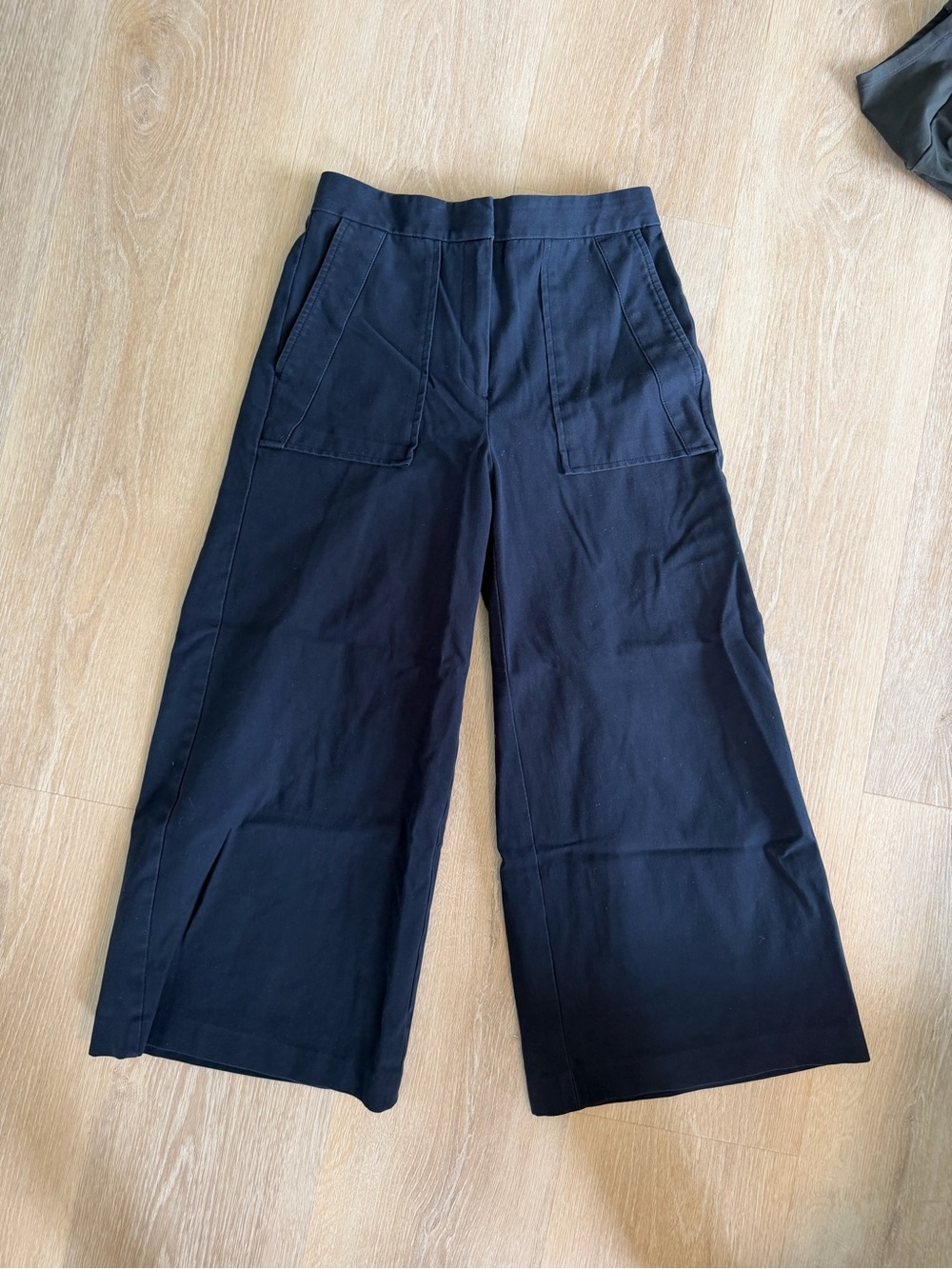Ann Taylor Wide Leg Navy Cropped Pants with Front Patch Pockets